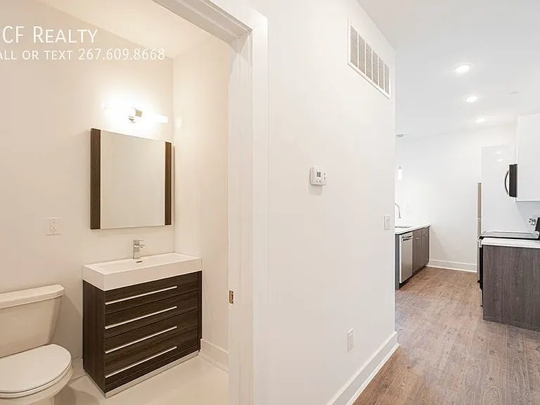 2623 Christian St #304 — Photo 4
