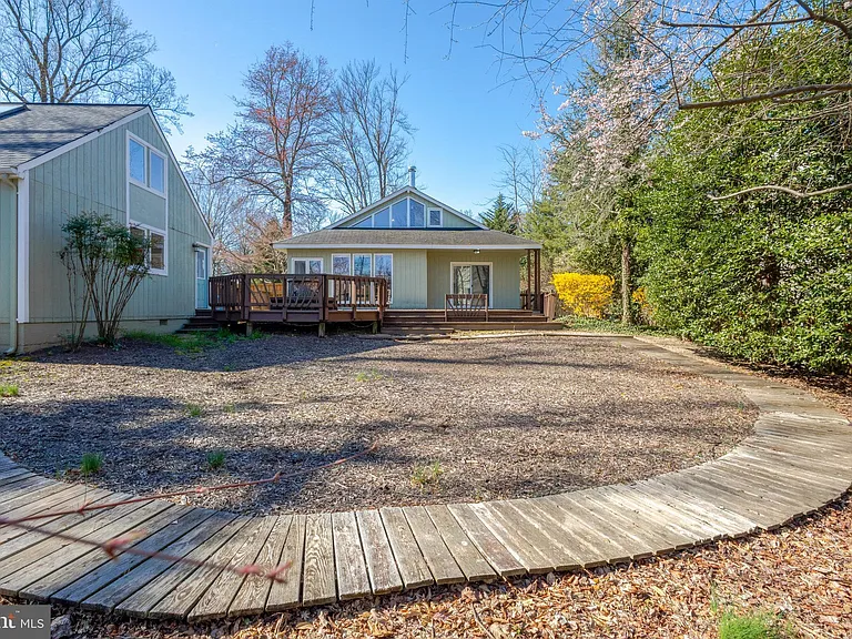 2031 Hillside Dr — Photo 44