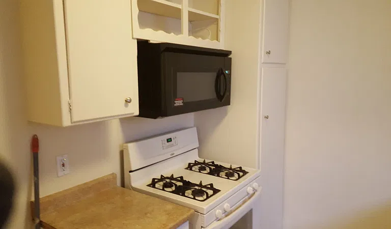 907 E Navajo St — Photo 3