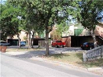 2nd image of 1016 Bois Darc St APT A
