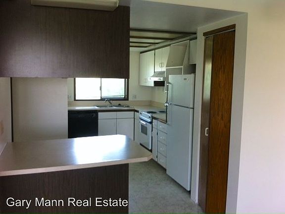3rd image of 1414 S Division St APT A3