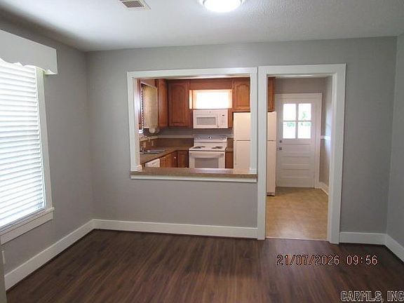 4th image of 2113 Duncan St