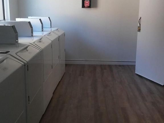 4th image of 13632 Kornblum Ave APT 5