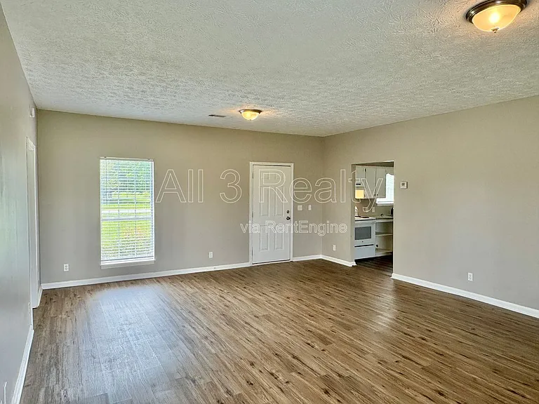 1520 Hogan Rd — Photo 9