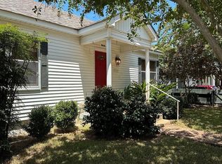 102 W Tom Green St, Brenham, TX 77833
