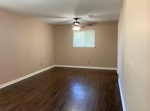 2123 Williamsburg Ct S — Photo 7