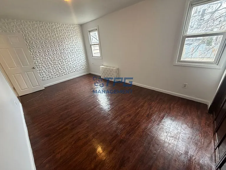 540 Marshall St #2 — Photo 4