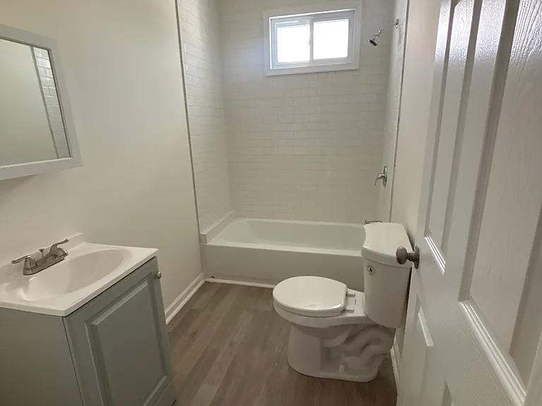 6125 Glenmore Ave #2 — Photo 4
