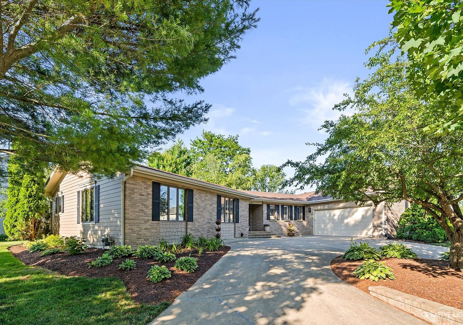 68 Briargate Cir, Sugar Grove, IL 60554 | Zillow