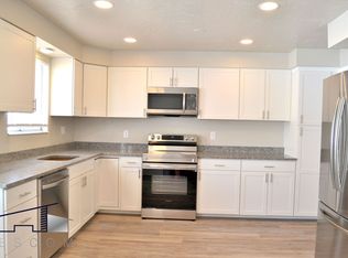 1688 N Main St #1, Centerville, UT 84014