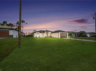 2032 NE 34th St, Cape Coral, FL 33909