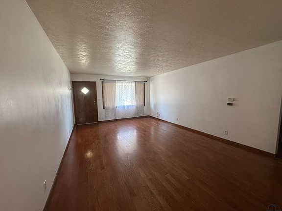 4th image of 5811 Lorraine Ave