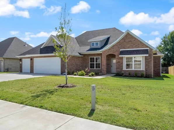 1109 Giulia Ave, Tontitown, AR 72762