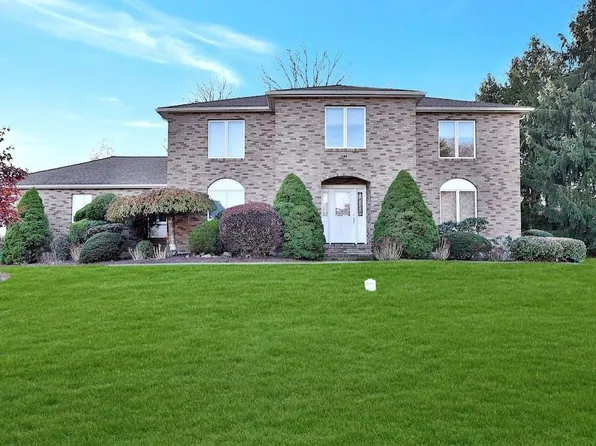 2 Chimney Ridge Drive, Harriman, NY 10926