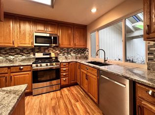 8670 SW 75th Ave, Portland, OR 97223