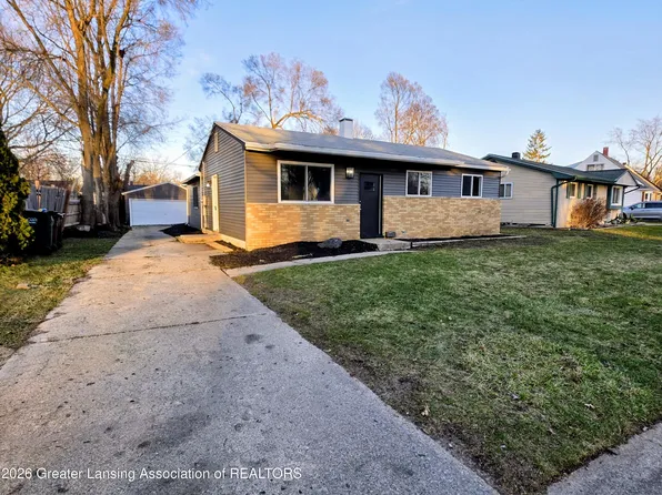 3721 Kendalwood Dr, Lansing, MI 48911