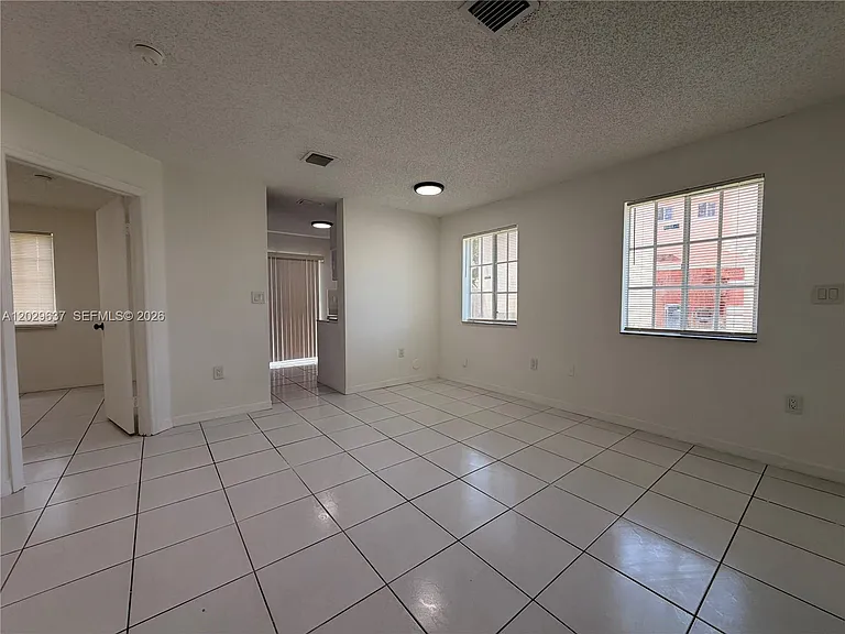 18774 SW 100th Ave #18774 — Photo 3