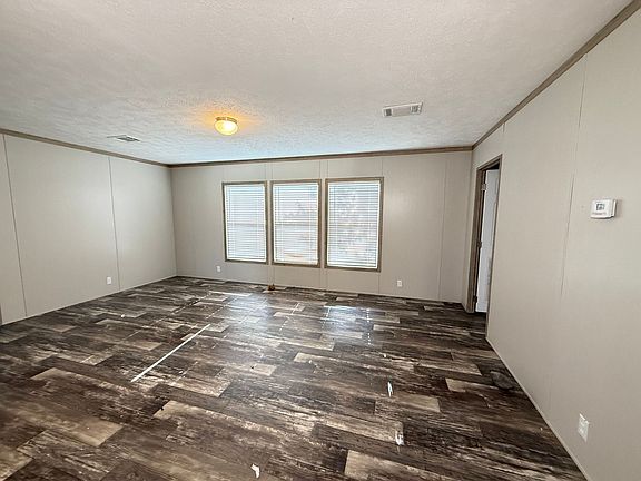 4th image of 41 Club House Dr