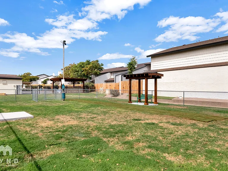 Del Estrado Townhomes — Photo 37