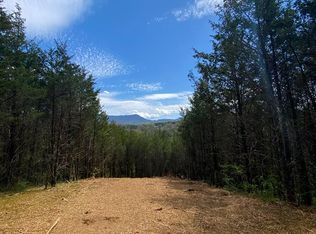 3068 Carol Ln, Dandridge, TN 37725