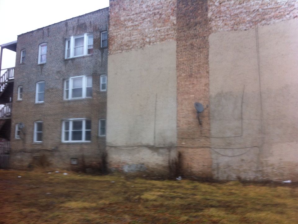 2nd image of 652 West Garfield Ave. #Building