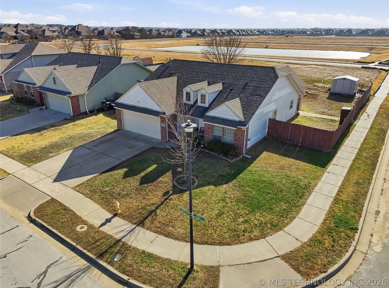 3 bed, 1357 sqft, $1,890 — Photo 2