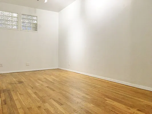 Rented by Best Apartments North Inc | media 30