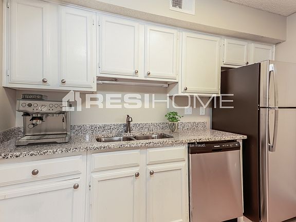 3rd image of 10632 Hamlin Dr