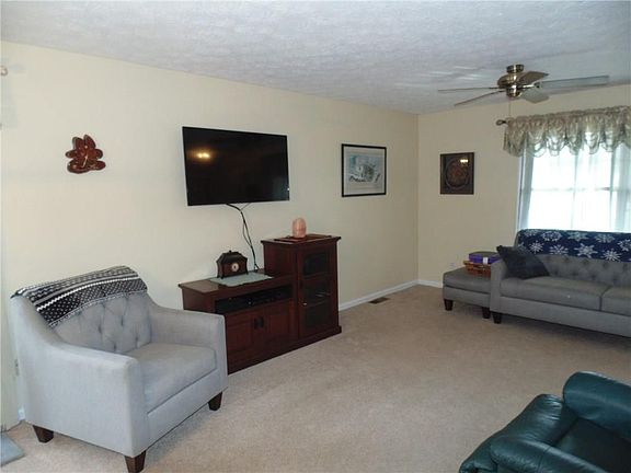 2nd image of 7 Dessie Hts