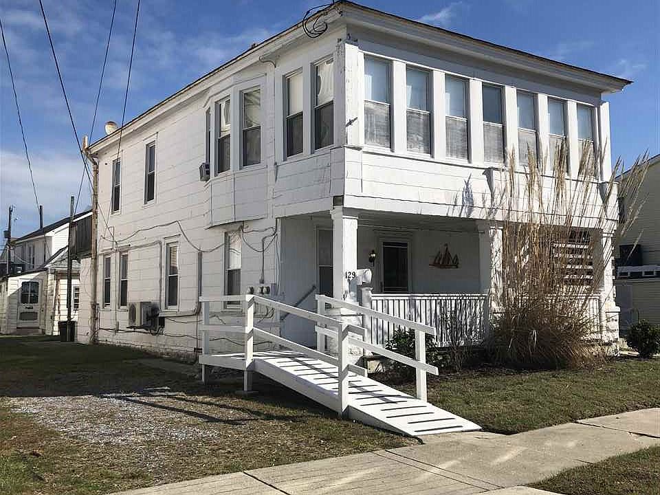 2nd image of 129 E Chestnut Ave