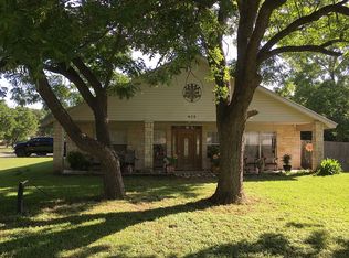 415 S Judge Hailey Dr, Lott, TX 76656