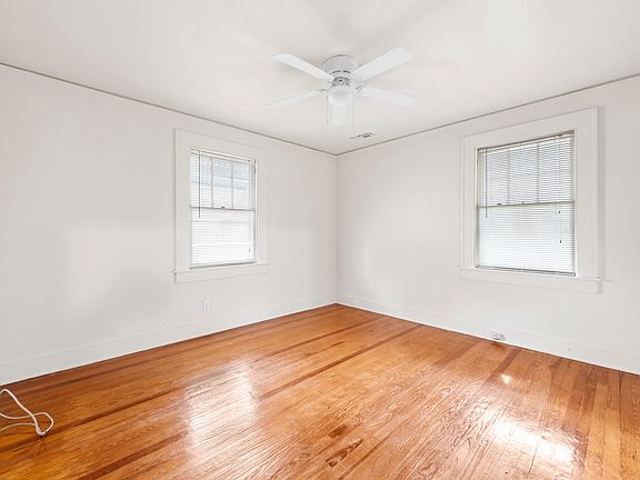 3rd image of 2144 Banyan St