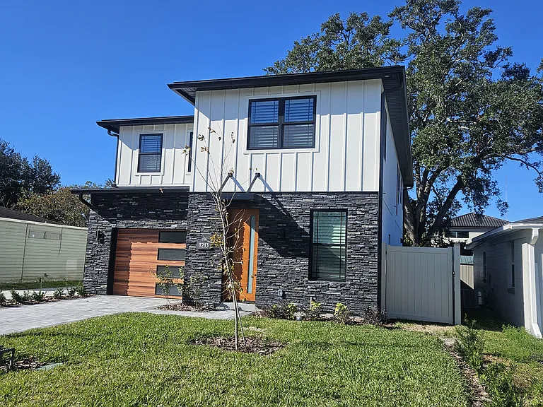1213 Formosa Ave — Photo 13