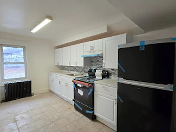 255 Church St APT 3, Poughkeepsie, NY 12601