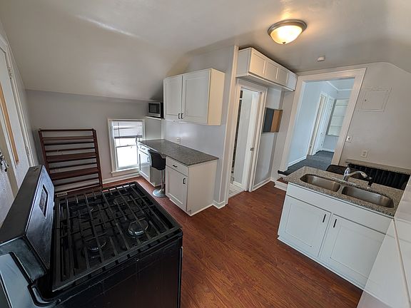 2nd image of 685 Burr St #B