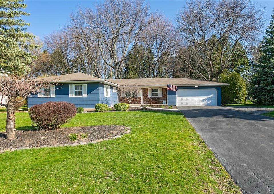 1st image of 74 Saint James Dr