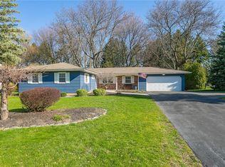74 Saint James Dr, Webster, NY 14580