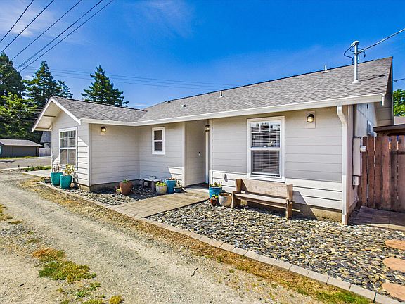3rd image of 4346 Walnut Dr