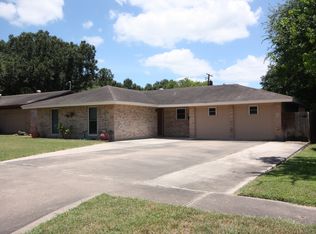 1204 E Fannin St, Beeville, TX 78102