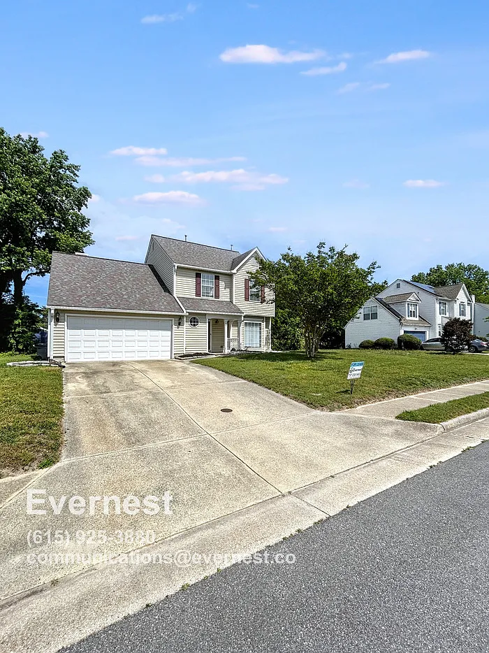 4 bed, 2.5 bath, 1977 sqft, $2,600 — Photo 1