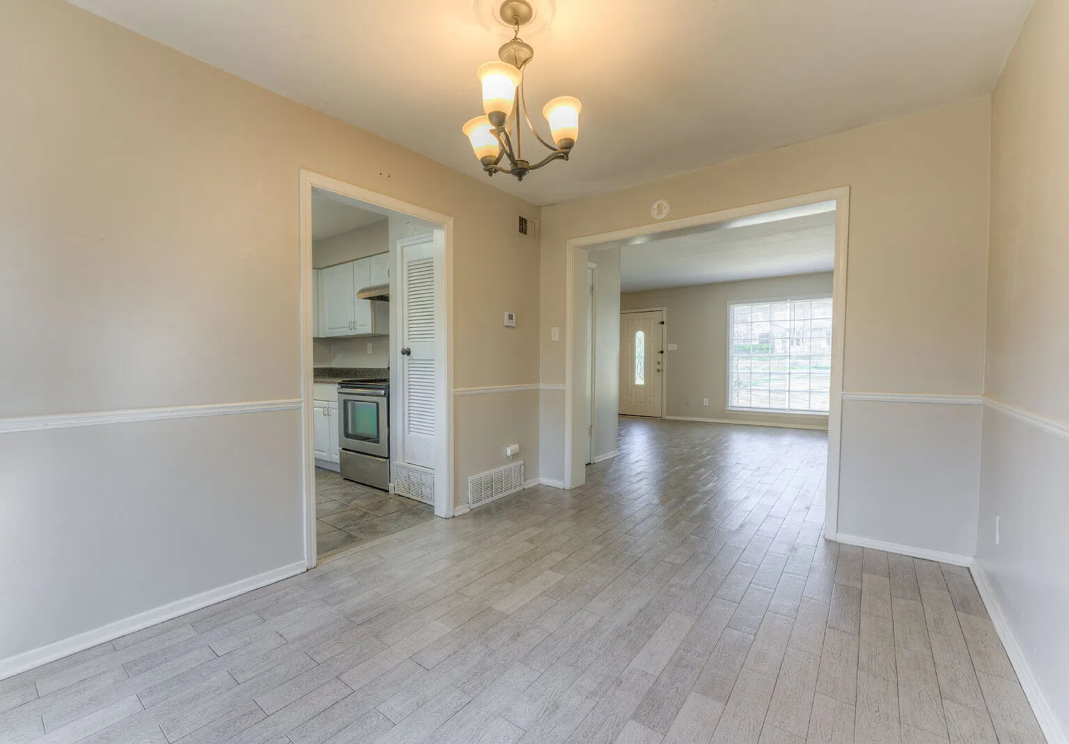 2 bed, 2.0 bath, 1200 sqft, $1,595 — Photo 2
