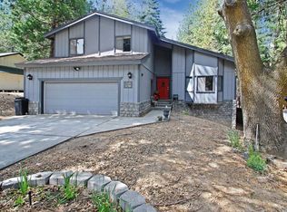 31430 Oakleaf Dr, Running Springs Area, CA 92382