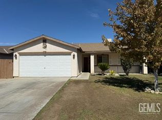 1310 Clipper Hills Dr, Bakersfield, CA 93307