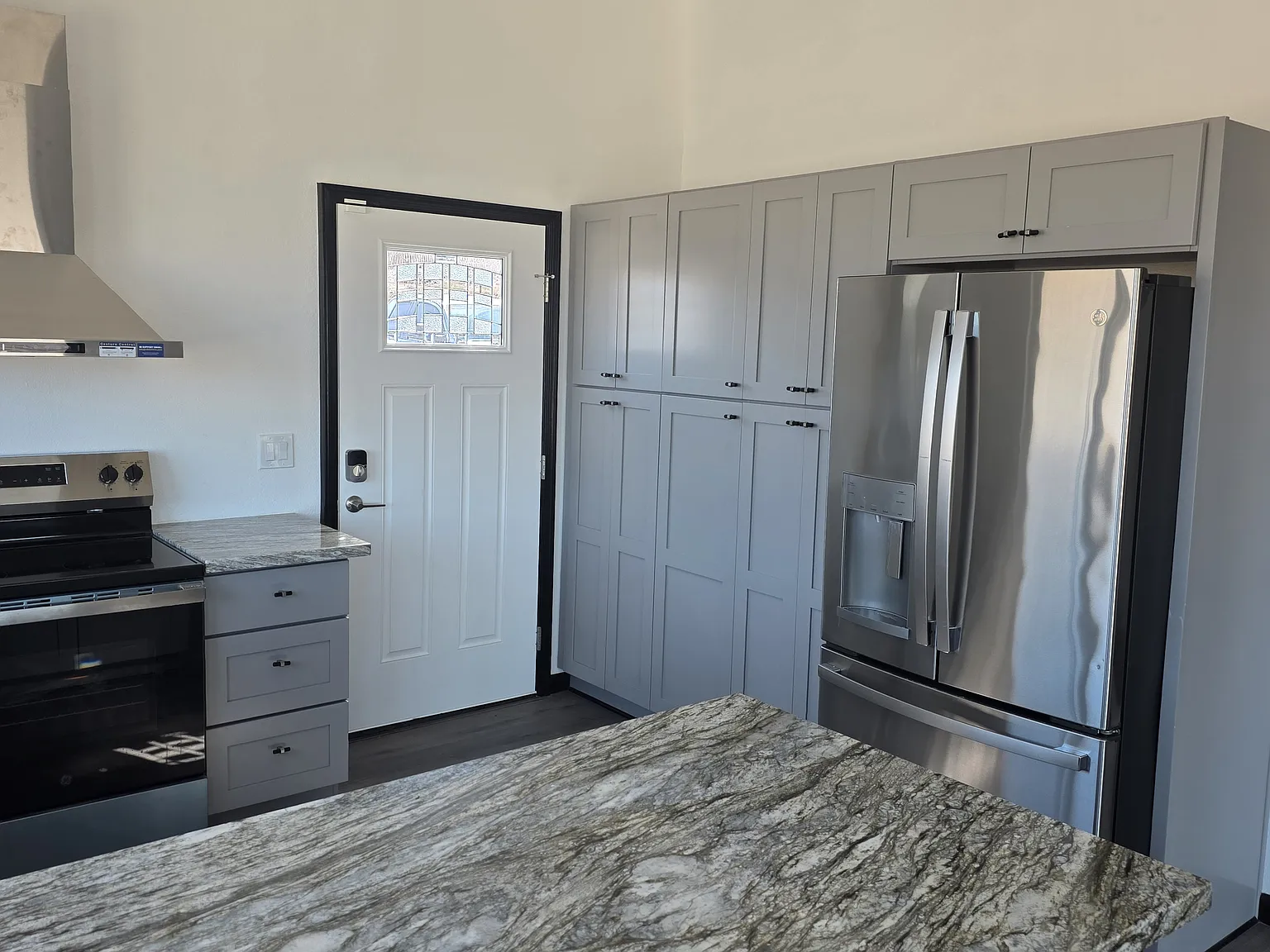 2 bed, 1440 sqft, $1,750 — Photo 2