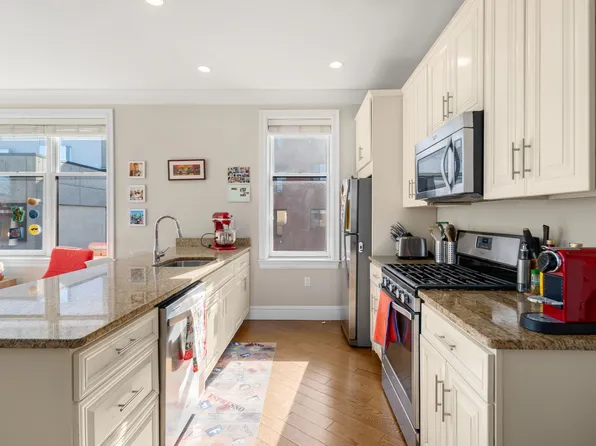 20 Englewood, 20 Englewood Ave APT 304, Brookline, MA 02445