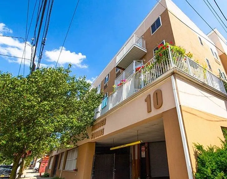 10 Palisade Ave #2C — Photo 2
