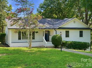 8323 Cliffside Dr, Charlotte, NC 28270