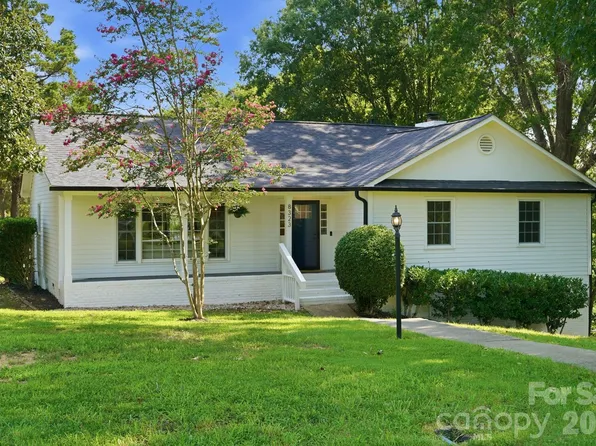 8323 Cliffside Dr, Charlotte, NC 28270