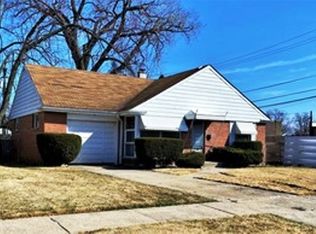 1143 Portsmouth Ave, Westchester, IL 60154