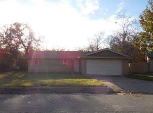914 S Mills Dr, Euless, TX 76040